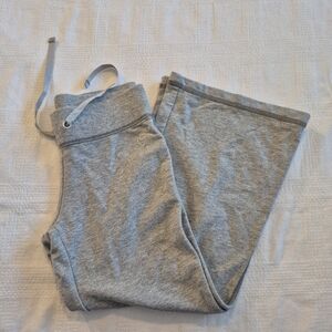Gap girls size XS or 4/5 gray flared leg pull on pants VGUC